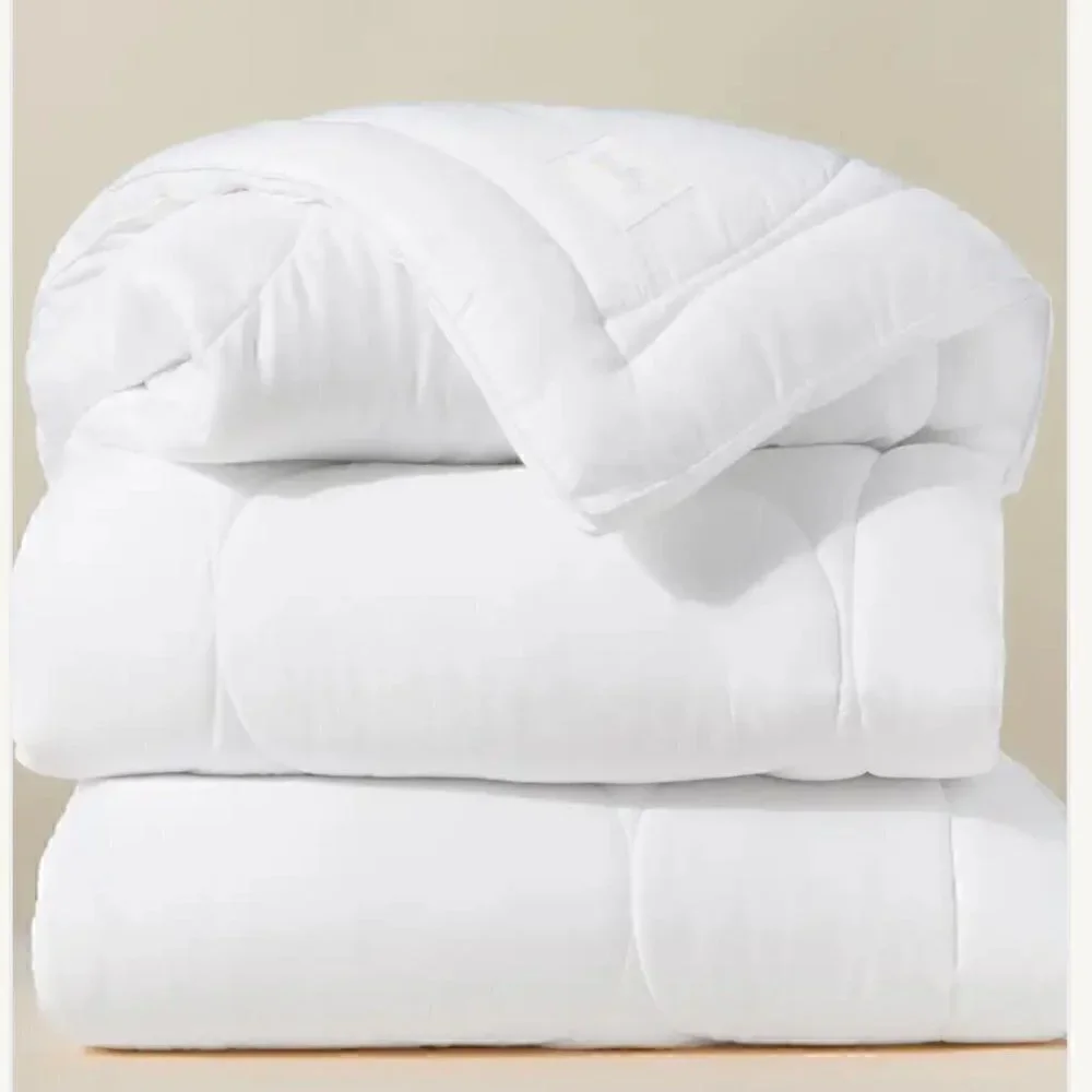 Buffy Cloud Comforter Full/Queen White NWT